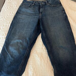 American Eagle curvy mom Jean in size 6 short